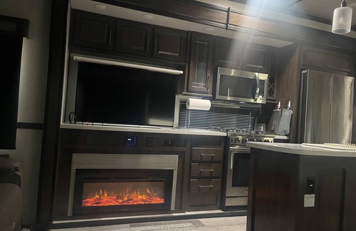 Buna RV Rental | We tow to your Destination within 75 Miles of Buna TX. 77612