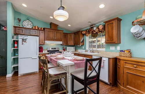 Julian Cabin | Weber's Woods Cabin- Apple Days are here! Autumn in the Mountains!