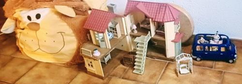 Bouveret House | Wee Aroleid