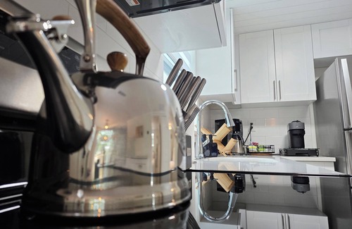 Weeki Wachee Gardens House | Weeki Palace w/Backyard Escape & River Access!