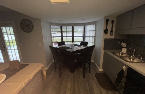 Berkeley Manor House | Weeki Wachee Springs Pool home Mermaid Getaway and Family Retreat.