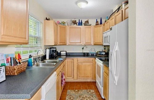 Weeki Wachee Gardens House | WeekiWachee Retreat “Relaxing cottage to get away from it all”