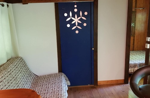 St Gervais sur Mare Cabin | "Welcome" the fisherman's hut