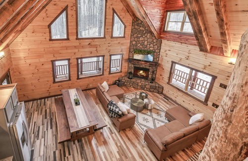 Logan Cabin | Welcome to Heaven in the beautiful Hocking Hills!