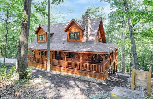 Logan Cabin | Welcome to Heaven in the beautiful Hocking Hills!