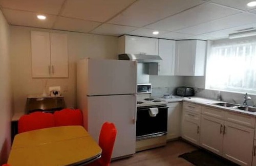 Kamloops House | Welcome to our home. We speak English and mandarin if needed.