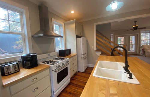 Six Mile Cottage | Welcome to our Lake Keowee Cottage Retreat in Six Mile! Escape to the tranquil beauty of Lake Keo.