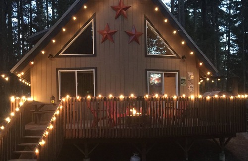 Roslyn Ridge Ski Chalet | WELCOME TO OUR MOUNTAIN PARADISE in Pineloch Sun above Lake Cle Elum.