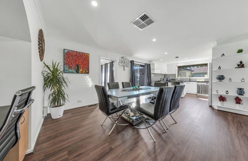 Tullamarine House | Welcome to Our Newly Renovated house near Melbourne Airport