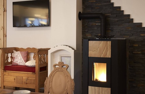 Ehenbichl House | Welcome to our romantic castle chalet in Ehenbichl