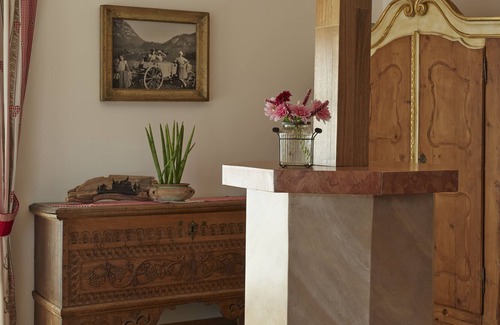 Ehenbichl House | Welcome to our romantic castle chalet in Ehenbichl