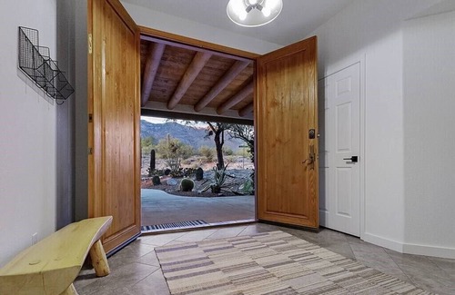 Shadow Ridge House | Welcome to the Hokum House! Incredible city and mountain views.