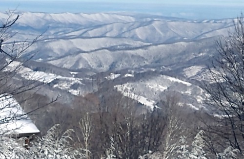 Beech Mountain House | Welcome to the stunning Bergbewohner ski chalet!