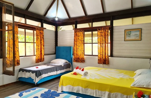 Teahupoo House | Welcome to the three waterfalls, alone, with friends, as a couple or as a family