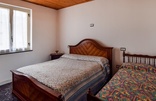 Gioia Tauro Apartment | Welcome to this vacation apartment with sea view near Gioia Tauro.