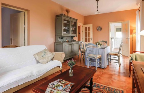 Castilblanco de los Arroyos House | Welcome to this wonderful vacation home with private pool and garden.