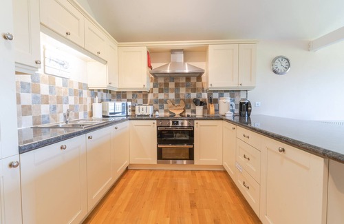 Edmonton Apartment | πΏ Welcome to Tylney Retreat β Your Breathtaking Cornish Hideaway πΏ