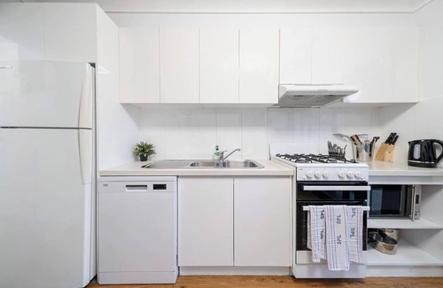 Redfern House | Welcome to Waterloo A Well connected Parkside Stay