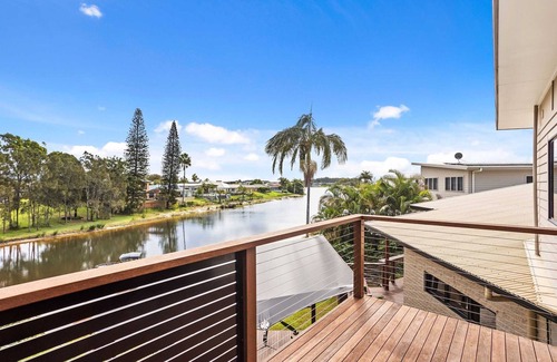 Burleigh Waters Apartment | Welcome to your lakeside oasis in beautiful Burleigh Waters!