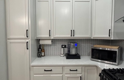 Des Plaines House | Welcome to your perfect getaway in our beautifully renovated home!