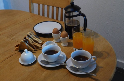 Lossiemouth House | Welcomehouse is a lovely bungalow close to the beach with FREE WIFI.