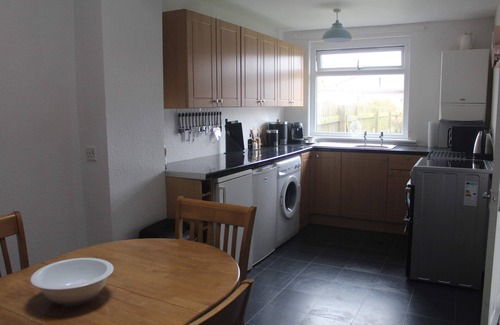 Lossiemouth House | Welcomehouse is a lovely bungalow close to the beach with FREE WIFI.