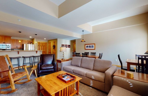 Copper Mountain Village Condo | Well-equipped condo near the slopes w/mtn views, shared hot tub & gym
