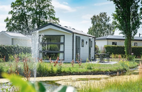 Dordtse Biesbosch Ski Chalet | Well-maintained chalet near Biesbosch
