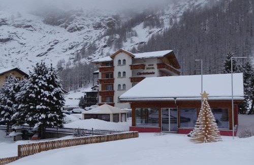 Saas Almagell Hotel | Wellness- und Schneesporthotel Christiania