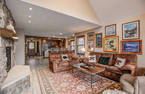 Historic District Condo | Wendall Square Downtown Townhome: Views w/Hot Tub