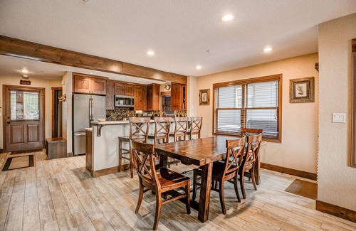 Historic District Condo | Wendall Square Downtown Townhome: Views w/Hot Tub