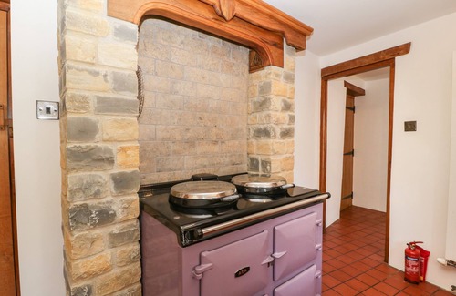 Pilton House | WESLEY HOUSE, pet friendly, with open fire in Pilton