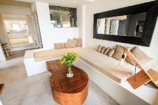 Imerovigli Resort | West East Suites