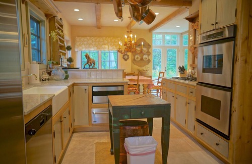 Ketchum House | West Ketchum Sun Valley French Cottage - 5 Blocks to Main Street