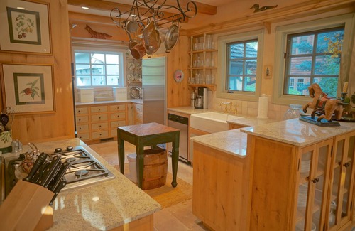 Ketchum House | West Ketchum Sun Valley French Cottage - 5 Blocks to Main Street