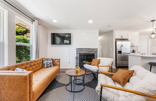 Rosemont Summit House | West Linn Wanderlust: Your Mid-Term Retreat