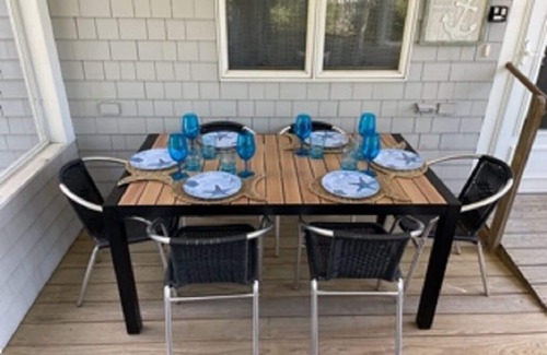 West Yarmouth House | West Yarmouth Home with Private Beach & Your Own Parking Spot