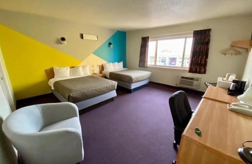 Shamrock Hotel | Western Motel