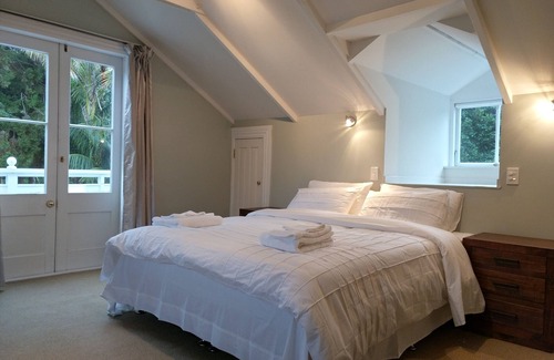 Kingsland House | Western Springs Villa
