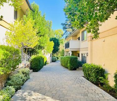 Westlake Village Apartment | Westlake Village Escape 2 Bedroom 2 Bath with Pool & Jacuzzi View! Welcome Champagne