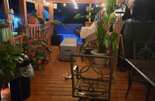 Westminster House | Westminster Retreat – 1 Hr to Baltimore, Gettysburg & Historic DC- Hot Tub