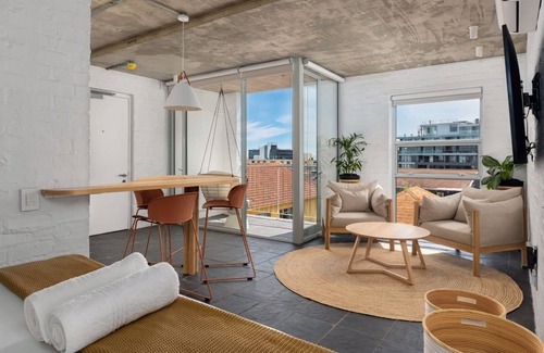 Sea Point Apartment | Westwind Light & Bright Luxury Apartment