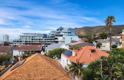 Sea Point Apartment | Westwind Light & Bright Luxury Apartment