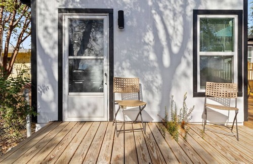 Jefferson Apartment | WeWelcome you to our 1 Bed 1 Bath Studio Unit B
