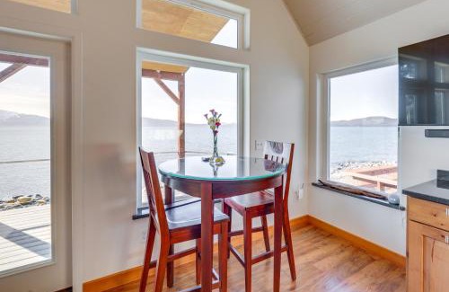 Juneau Apartment | Whale Watching at Beachfront Cottage in Juneau!