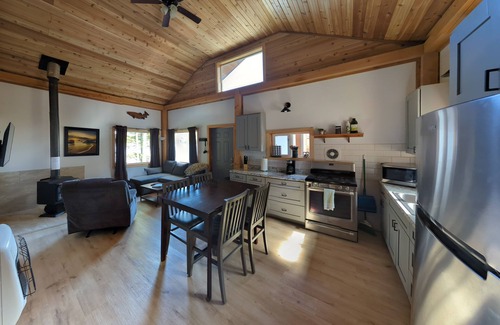 Whale Pass Cabin | Whale Pass Adventure Cabin | Cabin in Whale Pass with private boat launch