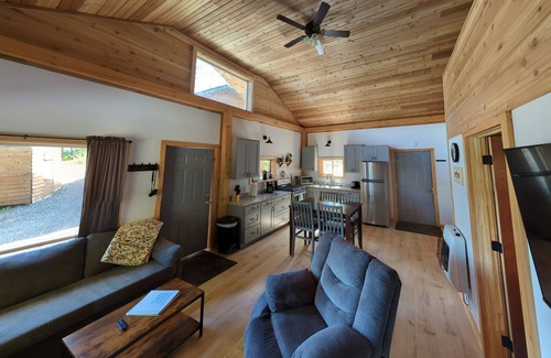 Whale Pass Cabin | Whale Pass Adventure Cabin | Cabin in Whale Pass with private boat launch