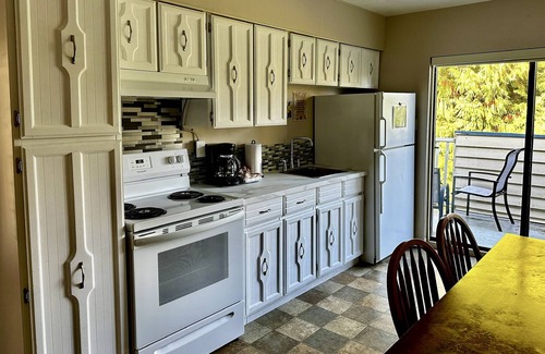 Ucluelet Hotel | Whale's Tail Guest Suites