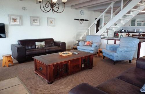 Britannia Bay House | Whale Watch Cottage