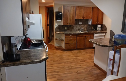 Brew Bay Apartment | Where adventures begin. Spacious hotel suites in amazing Powell River